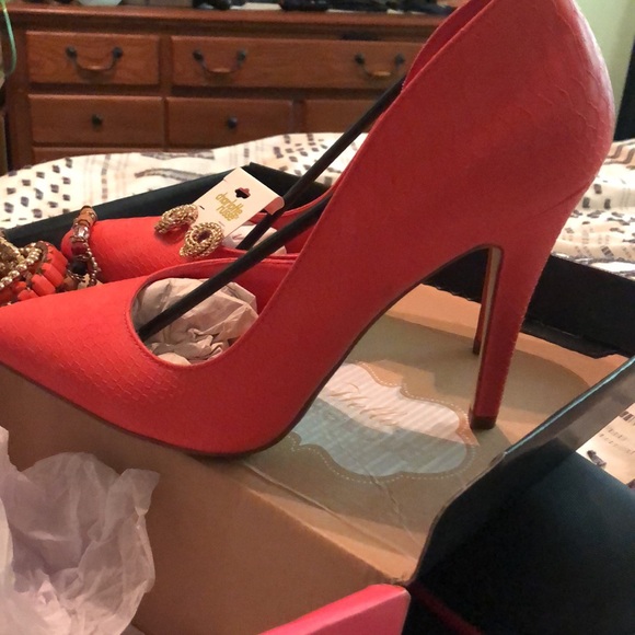 Coral Heels - Picture 3 of 3